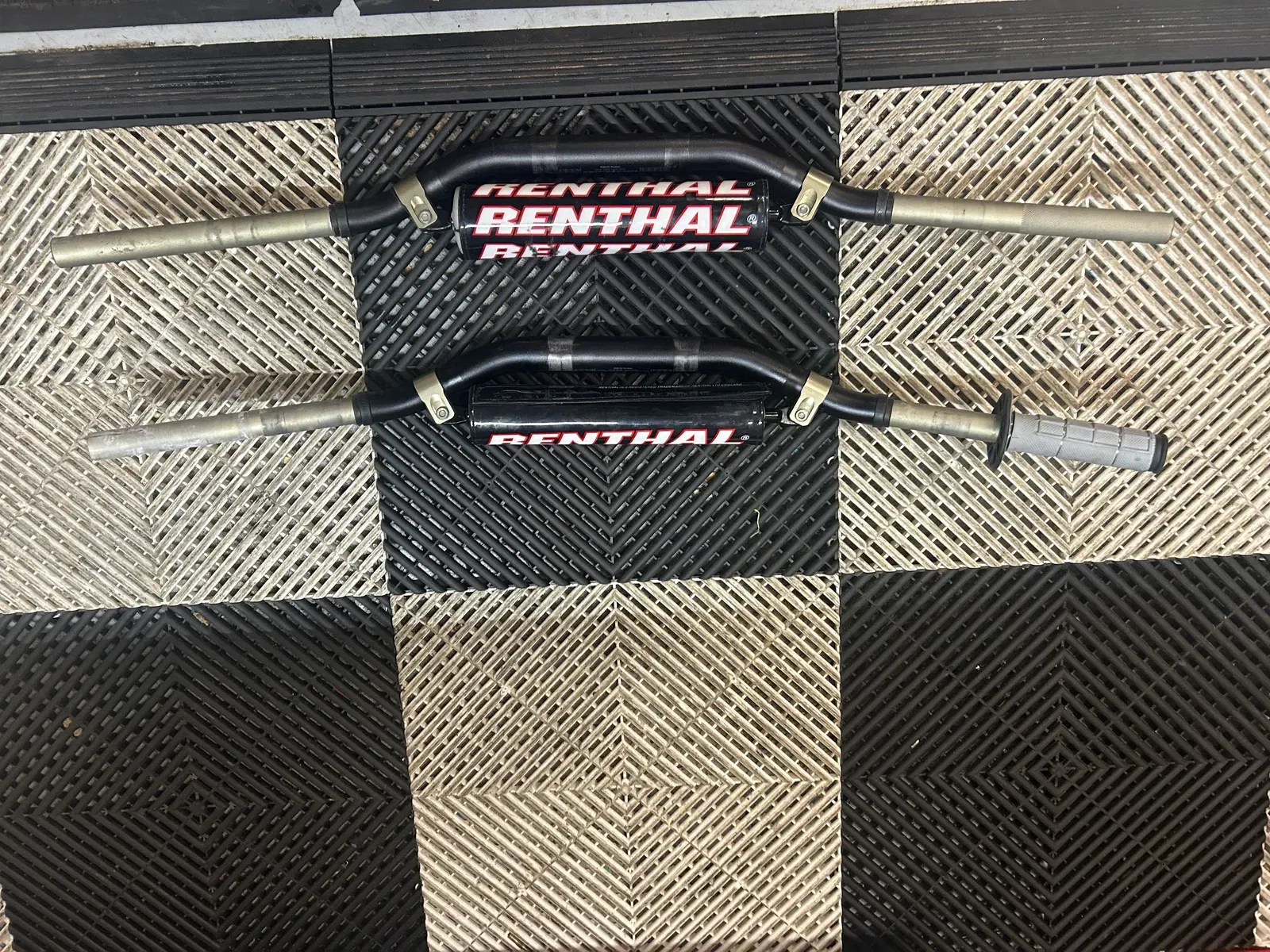 Renthal Twinwall Handlebars | MotoSport