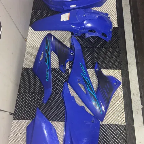 23' Yz125 Plastic 