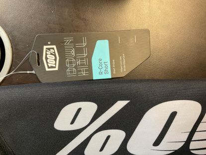 100% Apparel - Size M