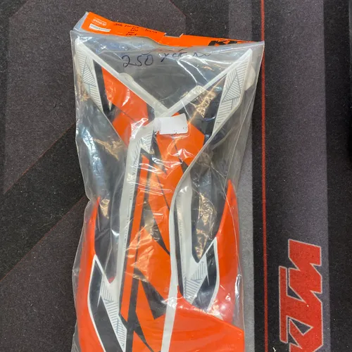 Ktm Oem Shrouds 