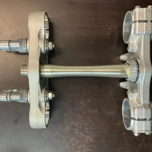 Honda Triple Clamps & Bar Mounts 