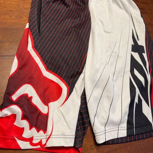 2 Fox Motocross Used Casual Shorts Dry Fit Mens Small 