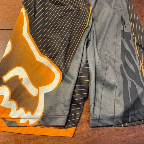 2 Fox Motocross Used Casual Shorts Dry Fit Mens Small 