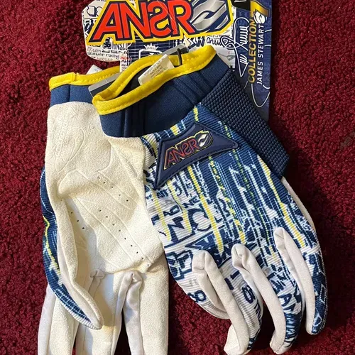 Ansr gloves online