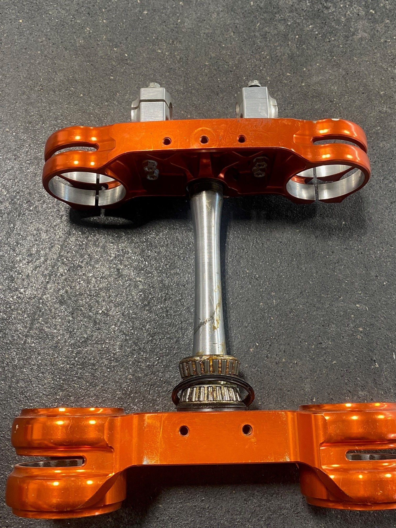 ktm factory  52mm a-kit fork triple clamp, 22mm offset