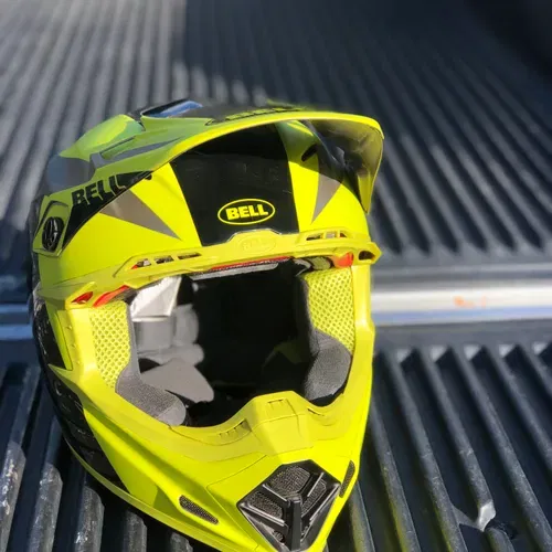 Bell Moto 9 Carbon Flex