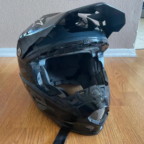 6D Helmet