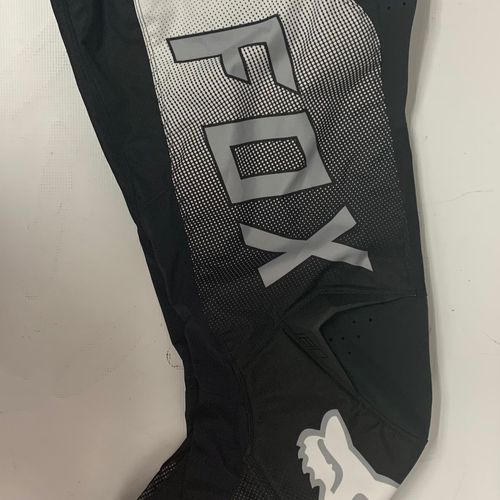 NEW FOX 180 OKTIV PANT WITH DEFECTS - 36 - (25767-018-36)
