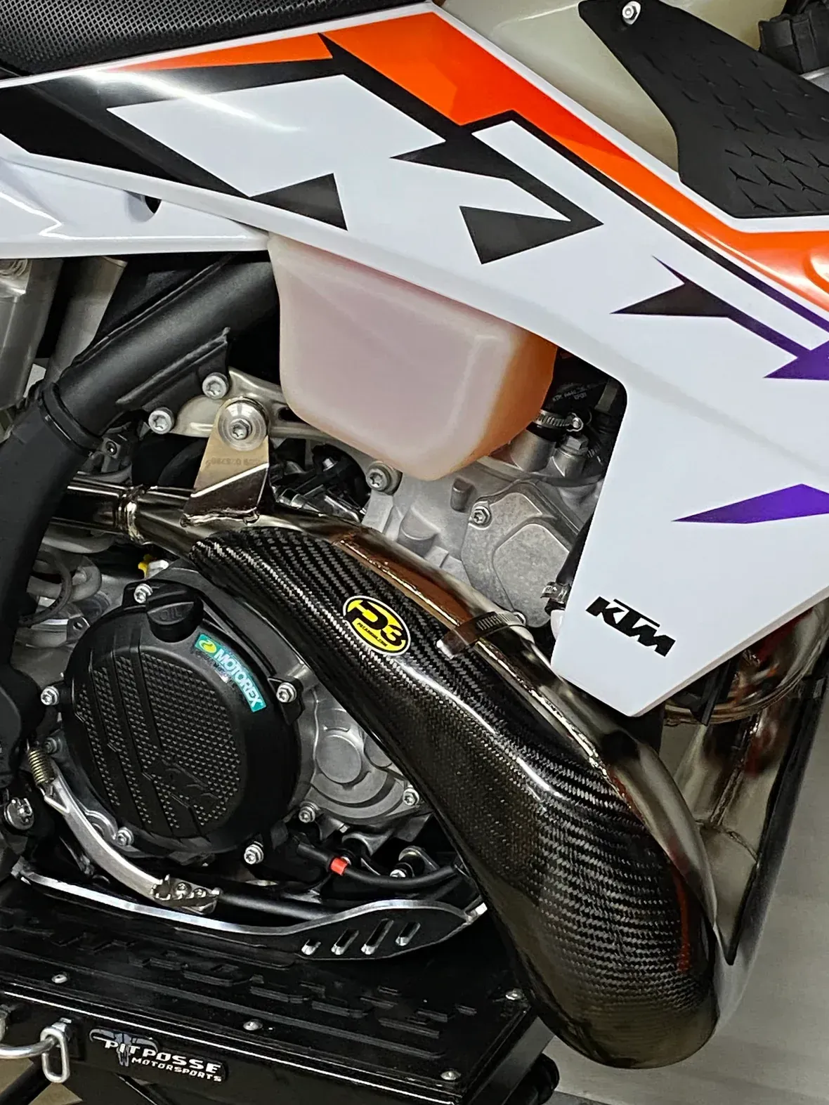P3 CARBON MAX COVERAGE PIPE GUARD FMF KTM/HUSQ/GAS MODELS - 101082