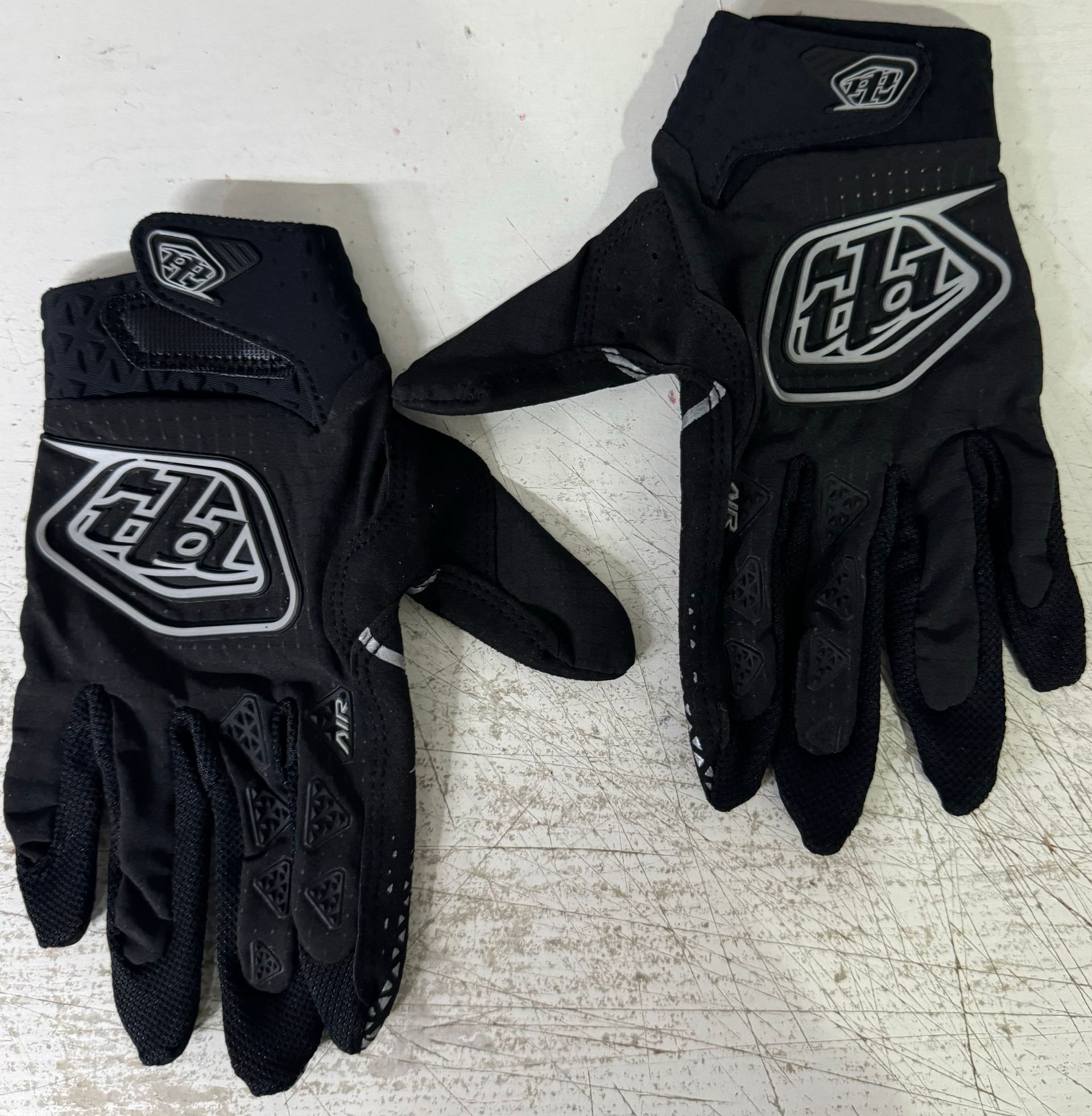 USED TROY LEE AIR GLOVES - BLACK - SIZE SMALL - MX139