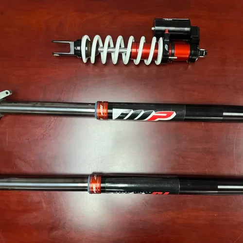 USED WP PRO COMPONENTS W/ CASE - XACT 7548 FORK & XACT 8950 SHOCK KTM/HQV/GAS