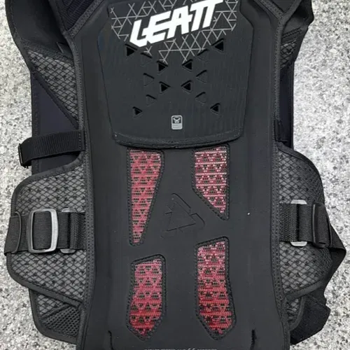 Leatt Women's Black Airflex Body Protector - 5022131182 - XXS