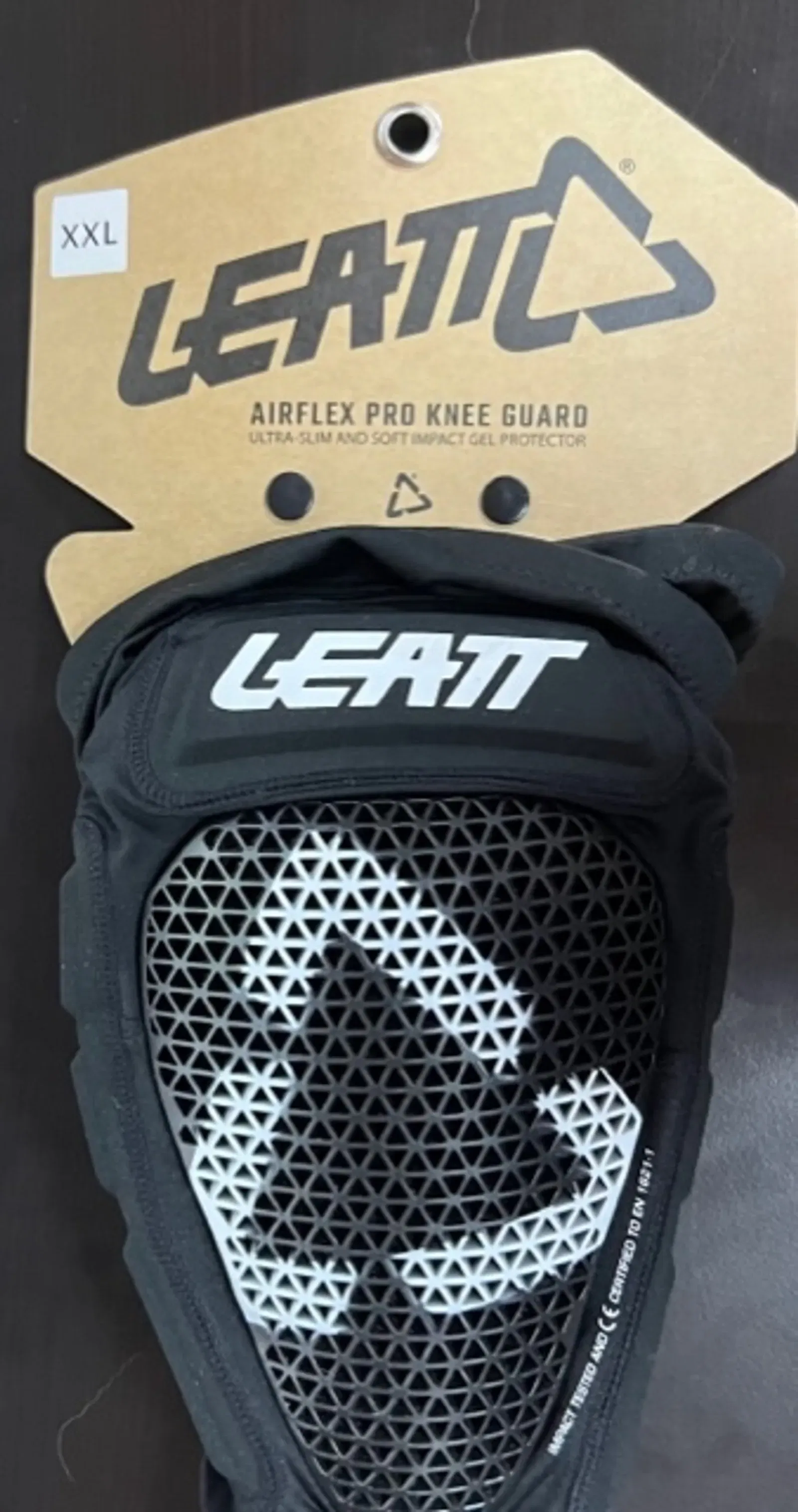 Leatt Protection Knee Guard Airflex Pro Black S, Bike Protection Gear –  Leatt CA