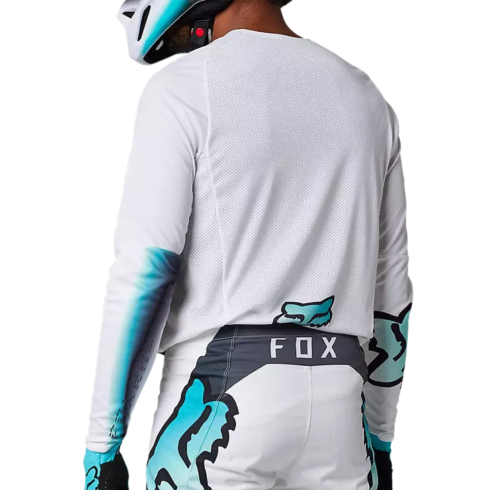 1706656952576007493.webp