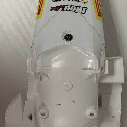 YAMAHA REAR FENDER - WHITE - (BR9-21610-00-00)