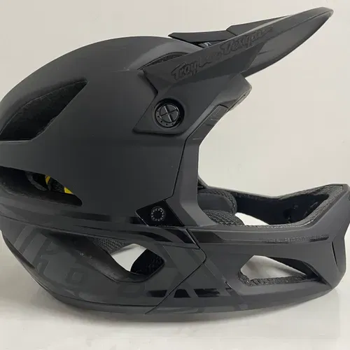 Troy Lee Designs Stage Helmet Stealth Midnight XS/S, Small Scuff 