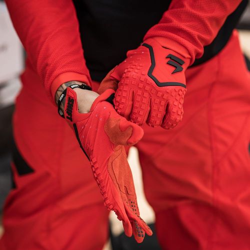 SHIFT BLACK PRO GLOVES - RED - SMALL