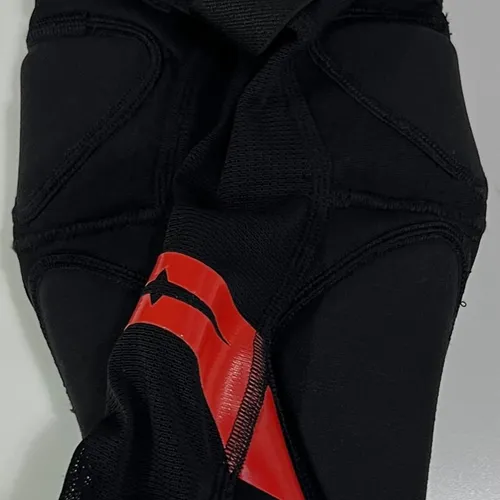 USED TROY LEE RAPID KNEE GUARD ( ONLY ONE) XS/SM