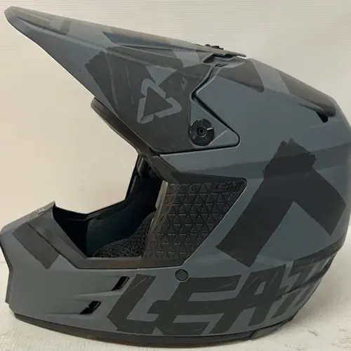 USED LEATT MOTO 3.5 V22 HELMET - GHOST - SIZE SMALL