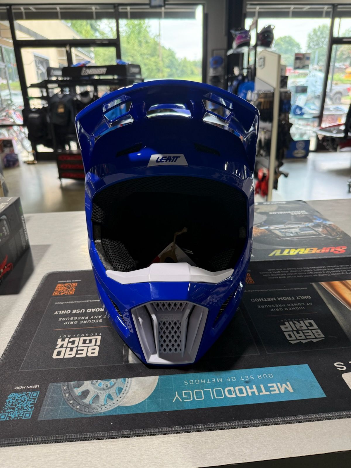 Leatt Helmet moto 2.5 v26 