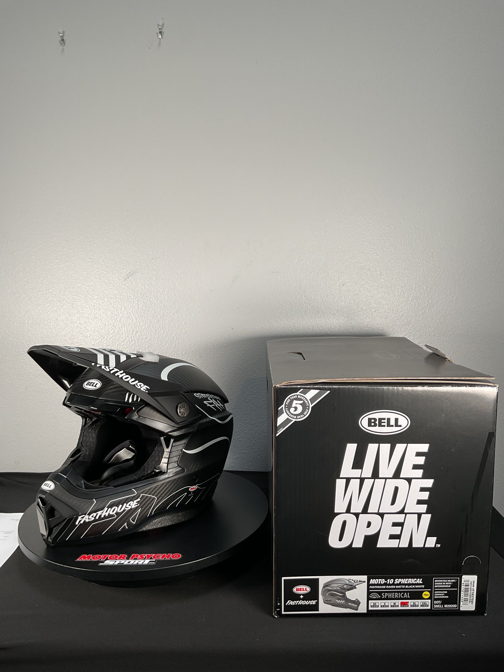 Bell Moto-10 Spherical Helmet - Fasthouse Raven Matte Black/White - Size Large - OPEN BOX