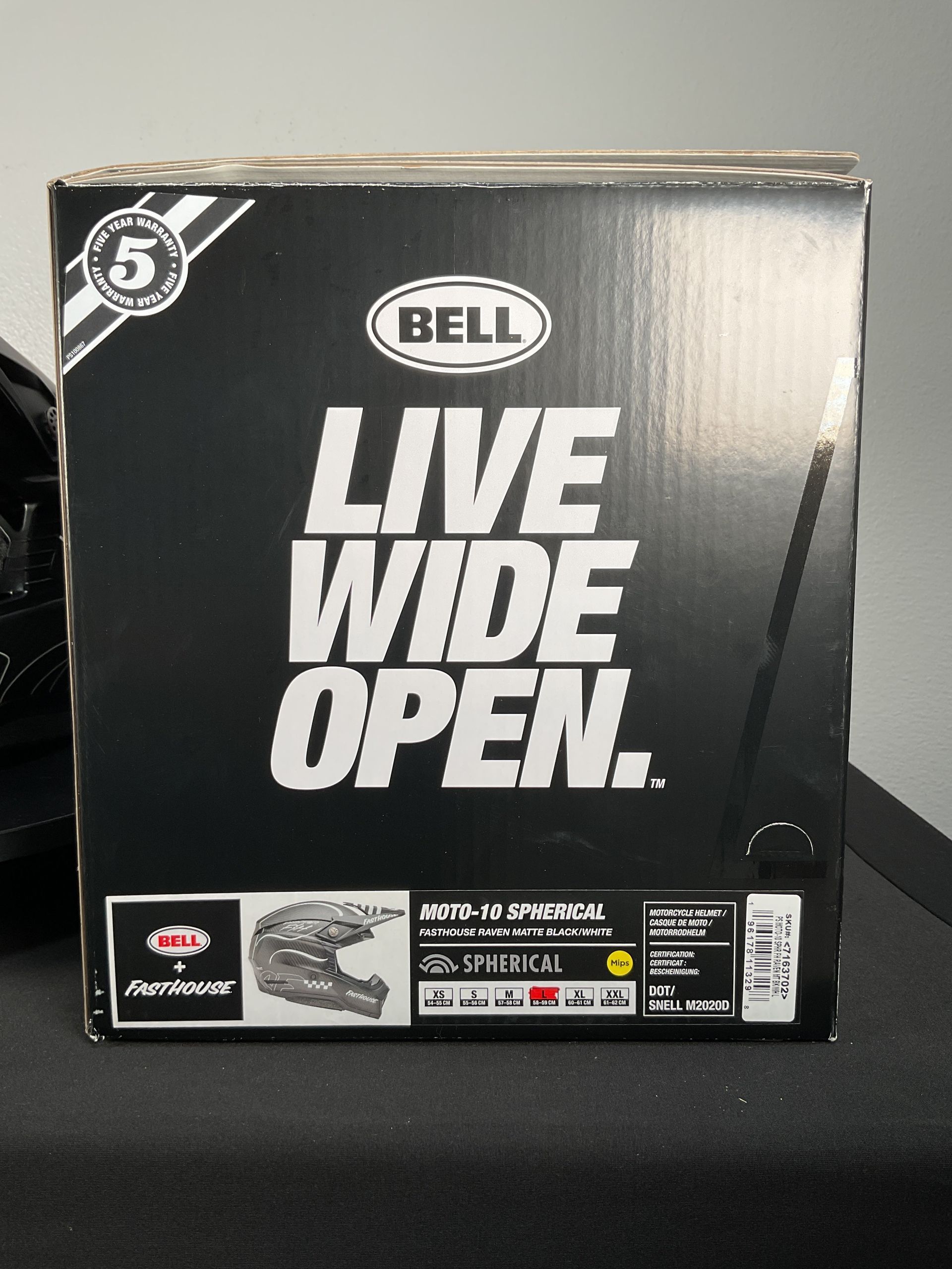 Bell Moto-10 Spherical Helmet - Fasthouse Raven Matte Black/White - Size Large - OPEN BOX