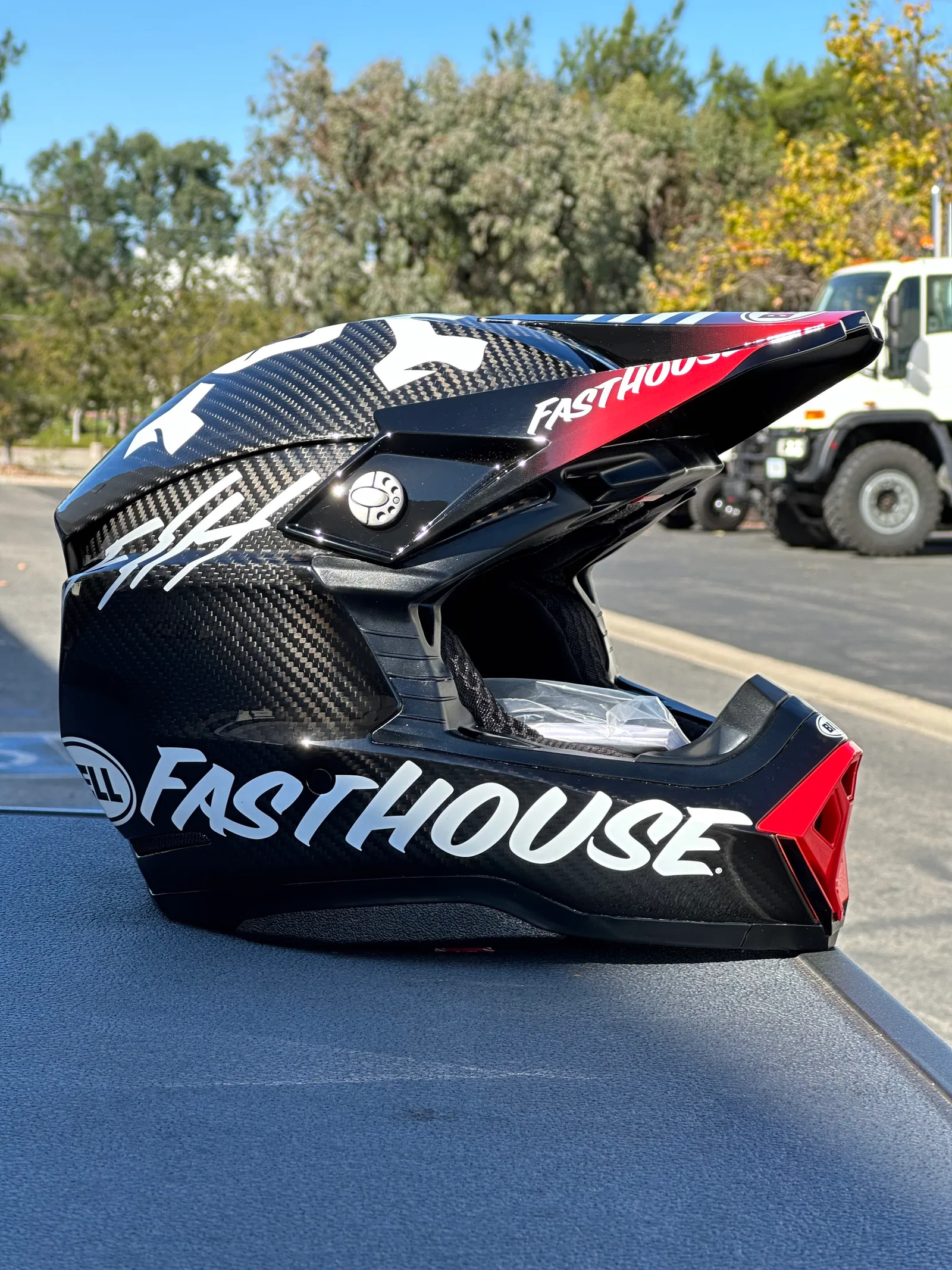 Bell Moto 10 Spherical Fasthouse Carbon Black/red Helmet Size Medium