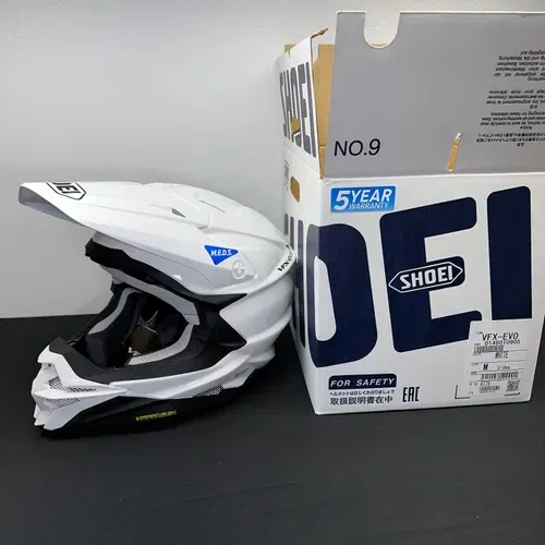 VFX-WR SHOEI M ホワイト