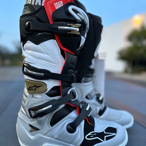 Alpinestars Tech 7 Boots - Black/Silver/White/Gold