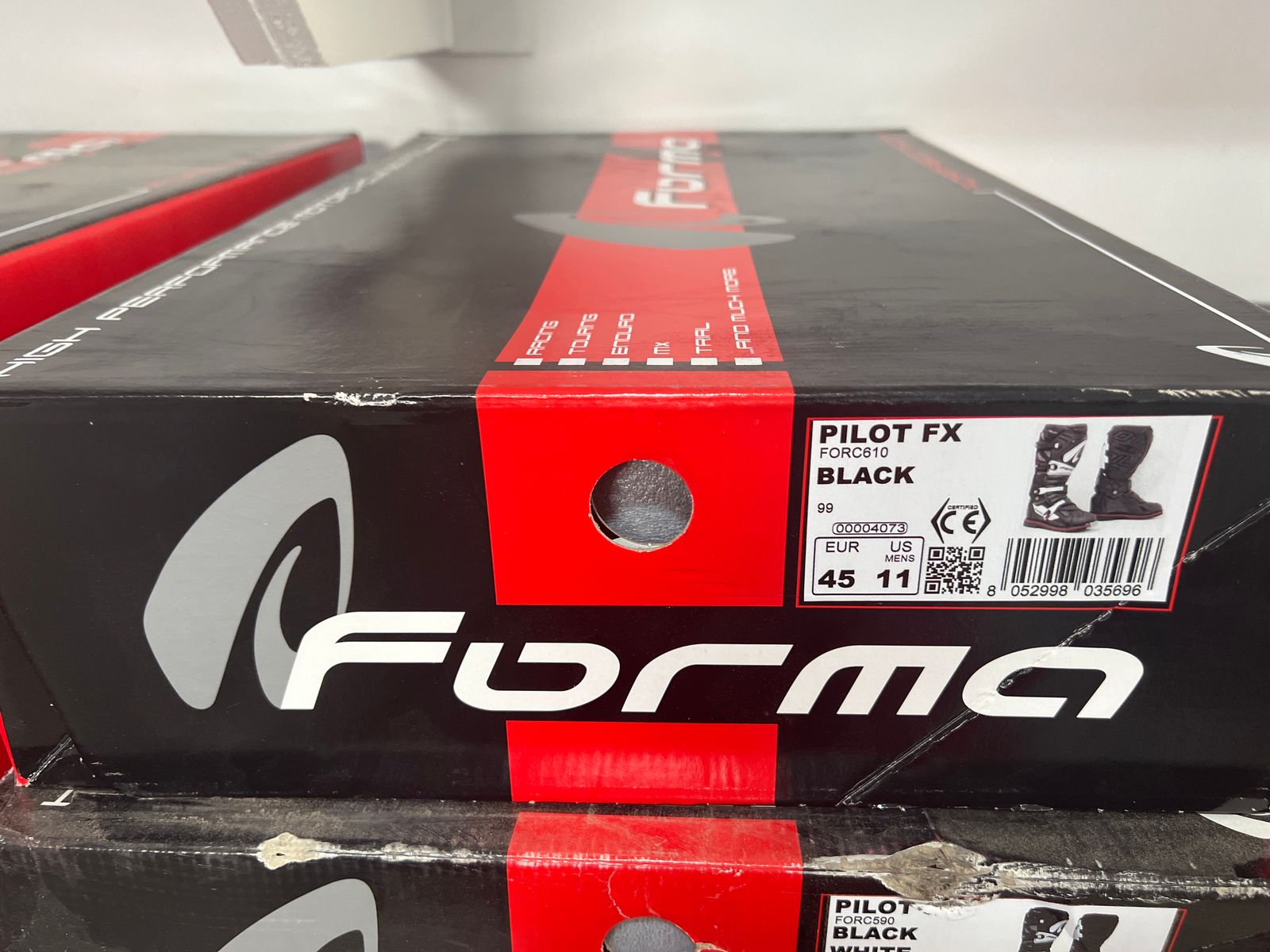 Forma deals boots logo
