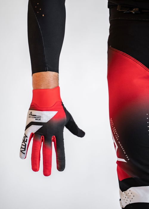 VAPR Jet Black / Red Gloves