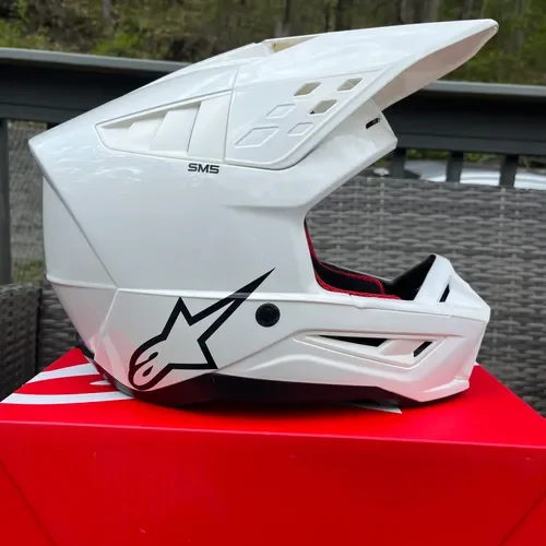 2024 SM5 Alpinestar Helmet