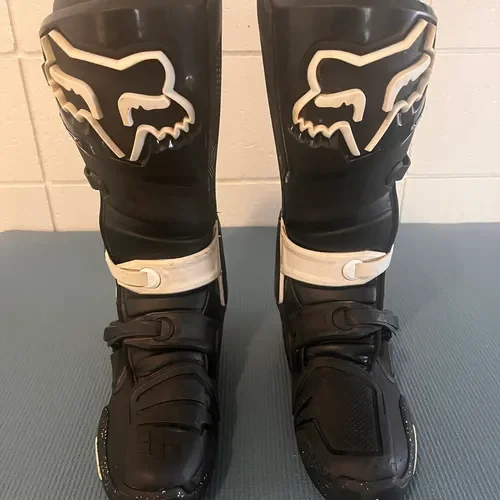 Fox Instinct Boots Size 10