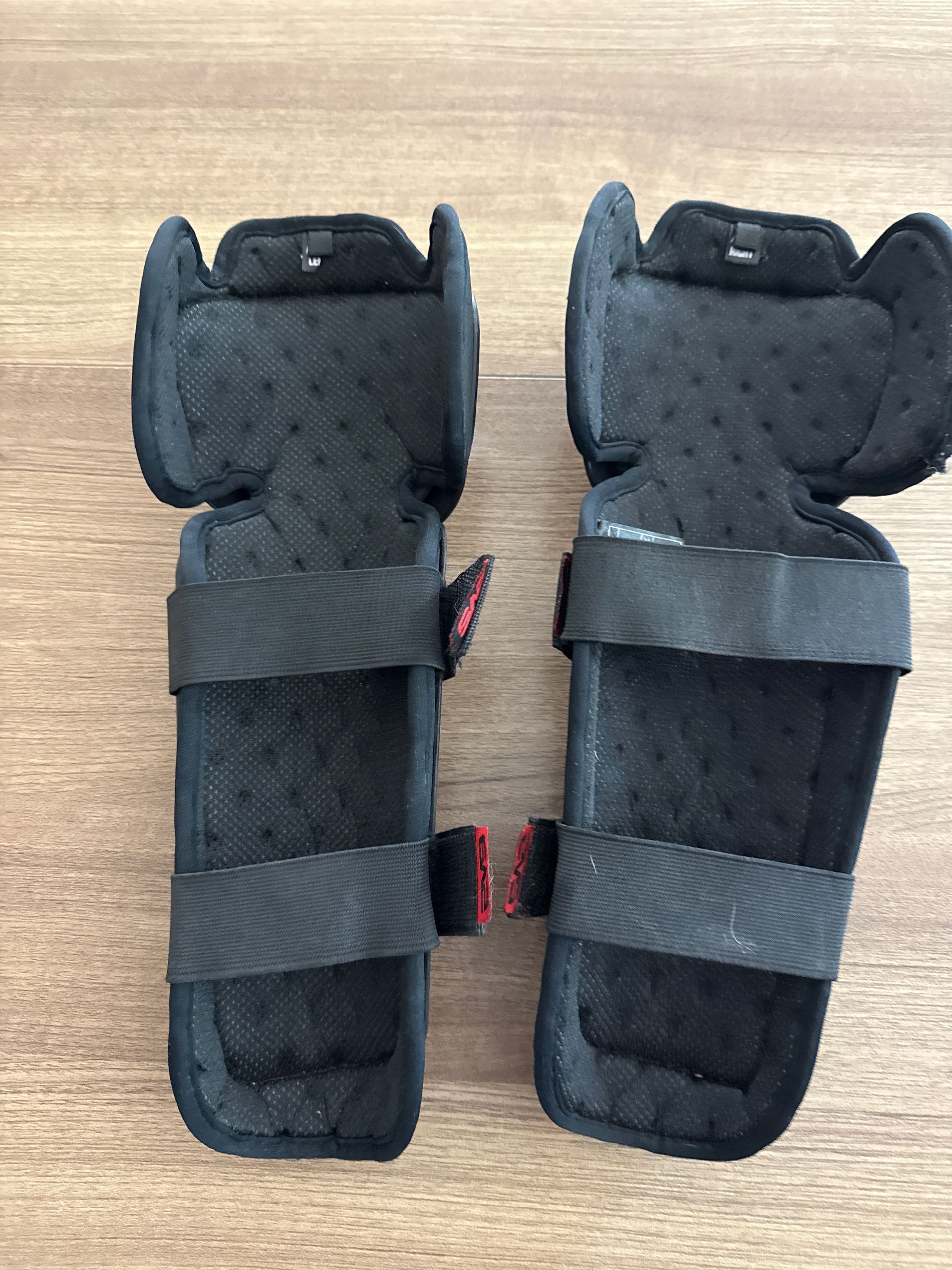 EVS Option Knee guard 