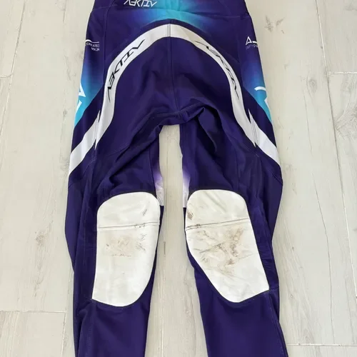 Aektiv VAPR Purple/Blue Pants Size 32