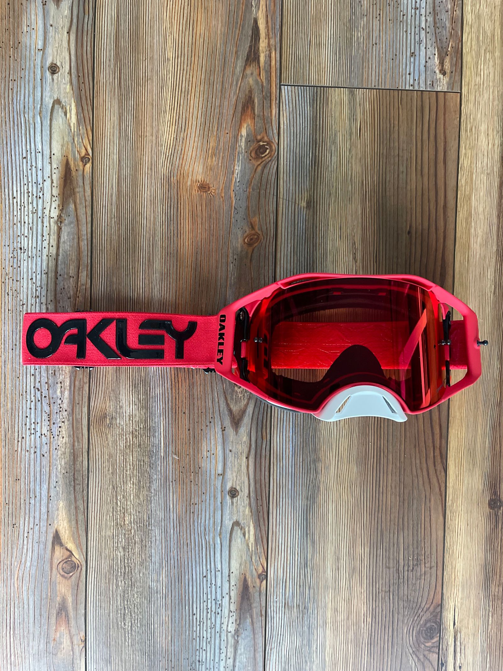 Oakley airbrake red top