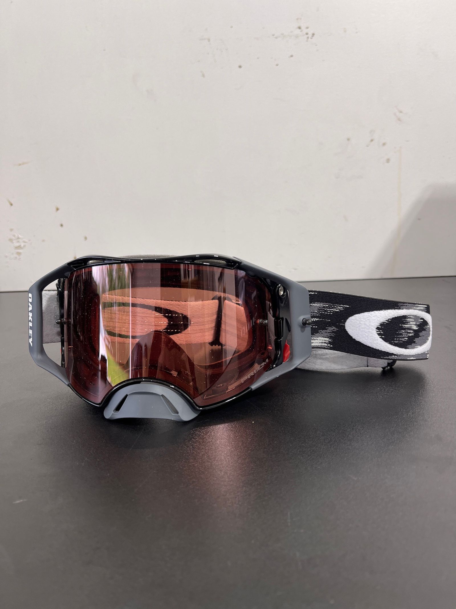 Oakley Airbrake MX Goggles W Prizm Lens NEW