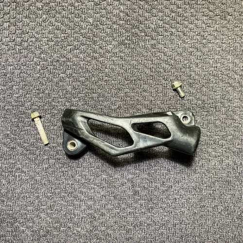2014 Yamaha Yz250f Oem Rear Caliper Protector W/ Bolts Yz