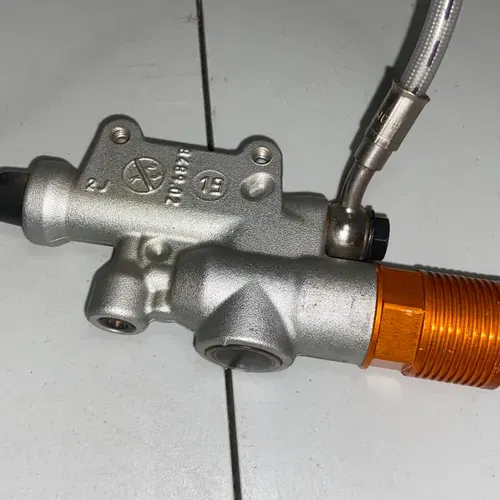 2020.5 KTM 450 SX-F Brembo Rear Brake Caliper & Master Cylinder Assembly 16-23