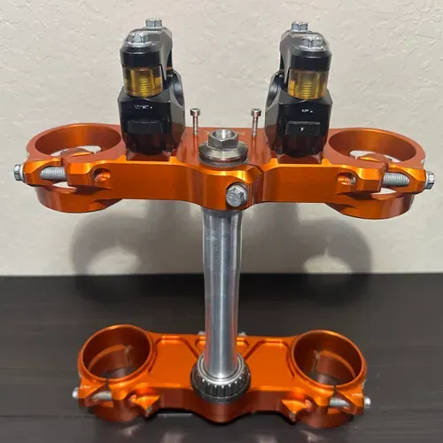 Xtrig Rocs Triple Clamps W/ Bar Mounts 1624 KTM Orange Clamp Set 48mm