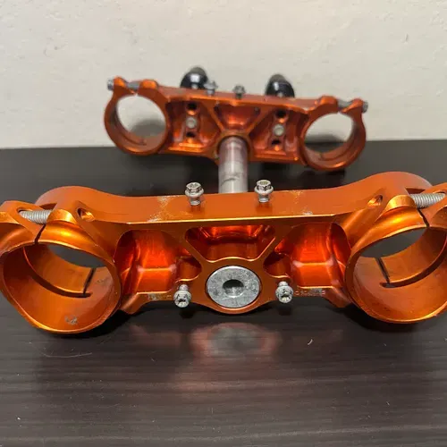 Xtrig Rocs Triple Clamps W/ Bar Mounts 1624 KTM Orange Clamp Set 48mm