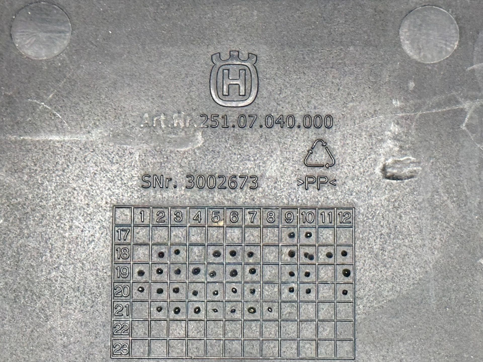 2019-2022 Husqvarna Oem Seat W/ Backyard Design Ribbed Cover 25107040000 Black