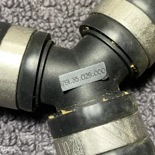 2021 KTM 250 SX-F Oem Cooling Y Pipe Radiator Hoses 2019-2022 Husqvarna FC (B)