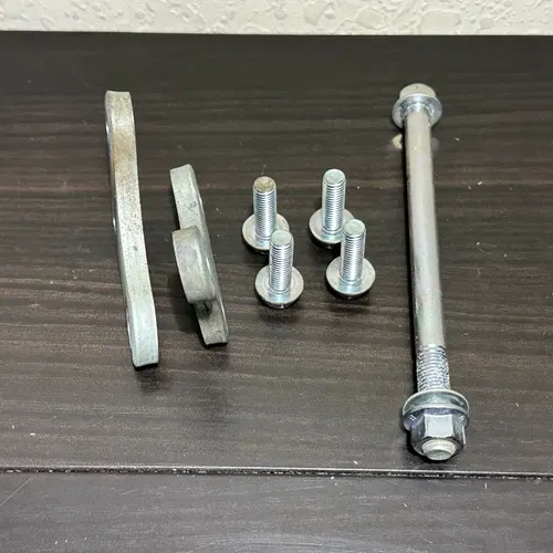 2018 Yamaha Yz450f Oem Front Lower Engine Brackets W/ Bolts 18-22 Motor Mounts