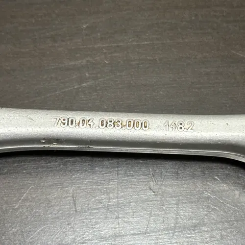 掛軸 184 Amazon.com: Aramox Swingarm Pivot Nut Removal Tool 09940‑14940