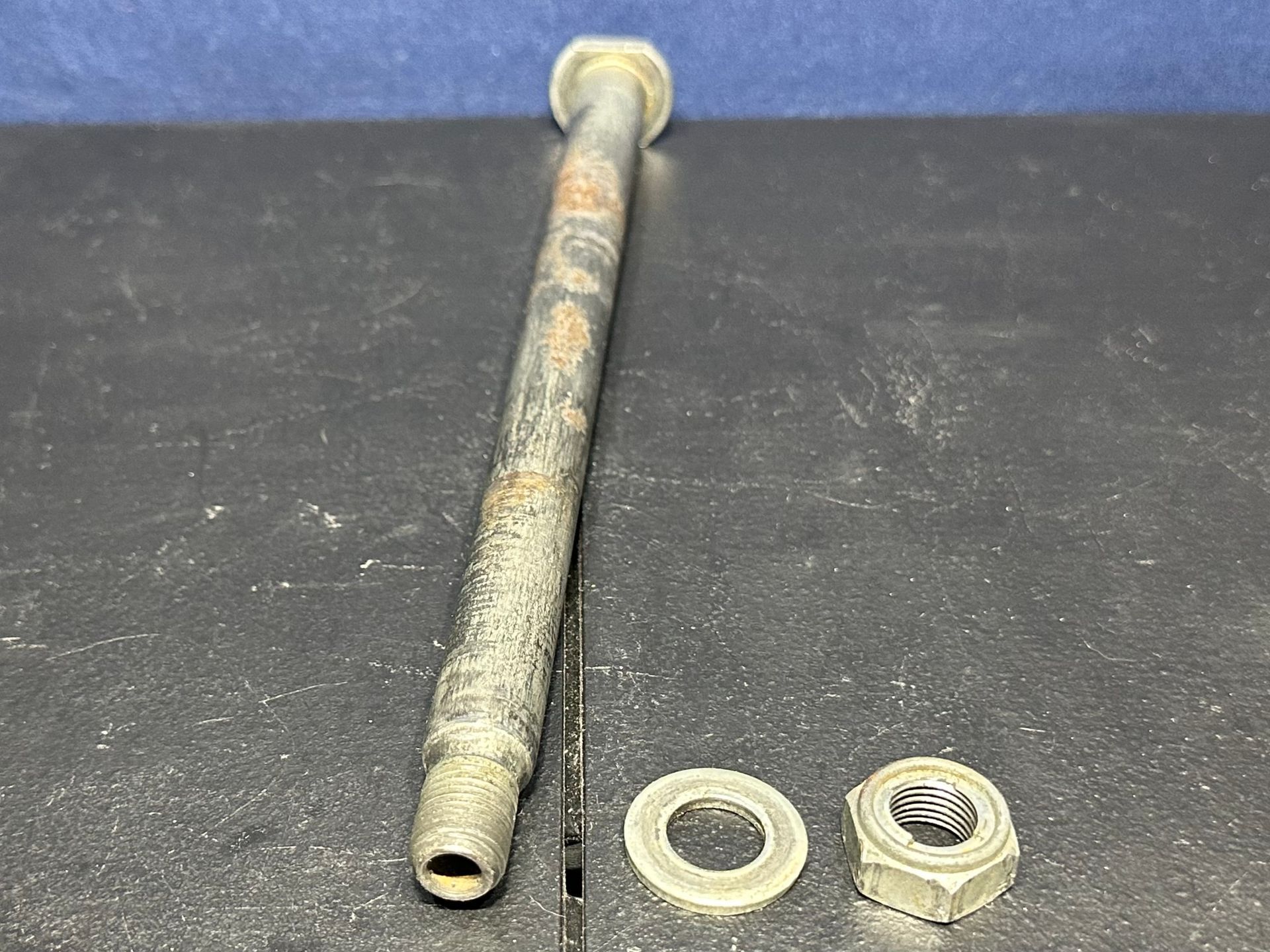 2009 Honda Crf450r Oem Swingarm Bolt 2002-2024 Swing Arm Shaft Crf 52101-KZ4-J40