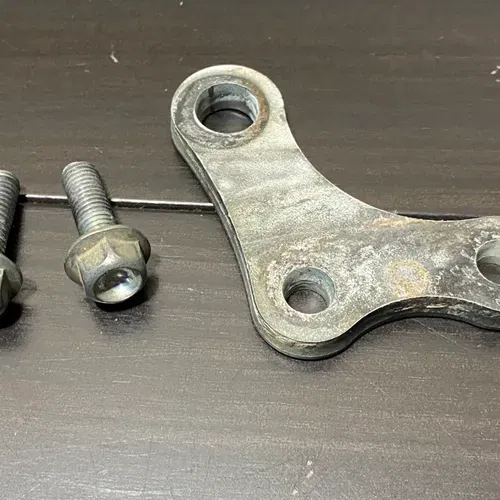 2019 Yamaha Yz450f Oem Front Lower Engine Brackets W/ Bolts 18-22 Motor Mounts 