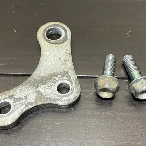 2019 Yamaha Yz450f Oem Front Lower Engine Brackets W/ Bolts 18-22 Motor Mounts 