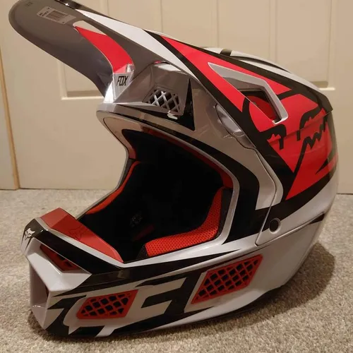 Fox Racing v3 Helmet size M