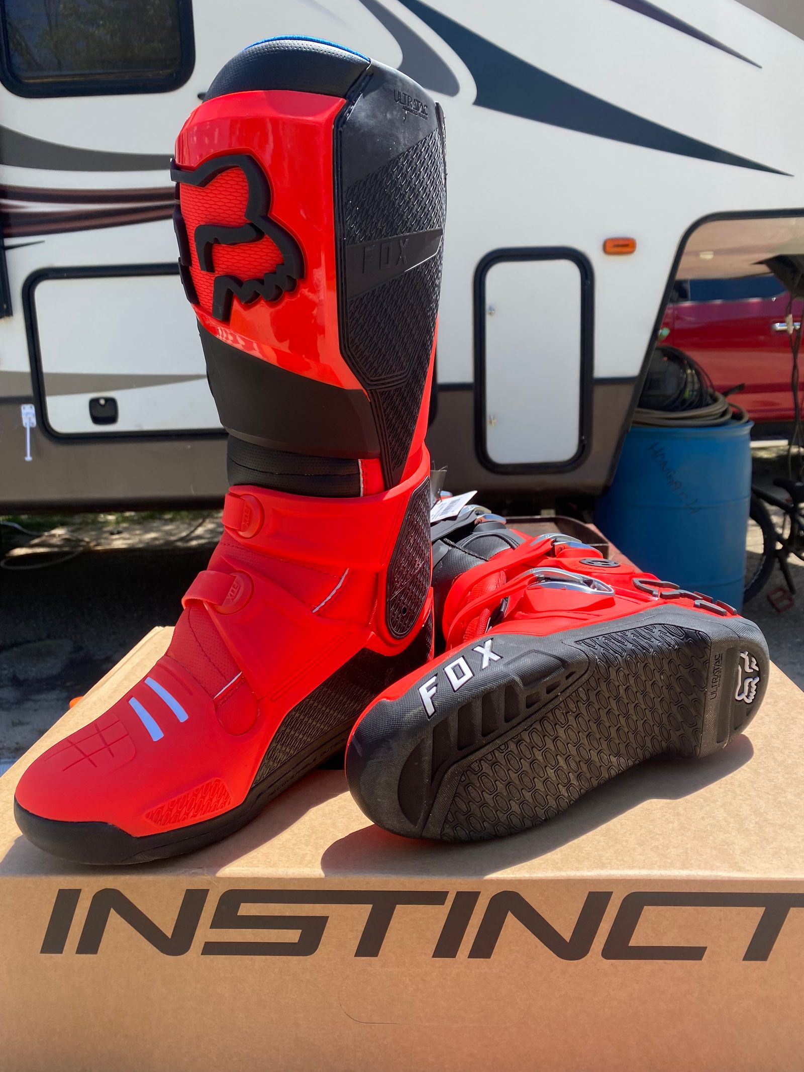 Fox instinct black on sale red